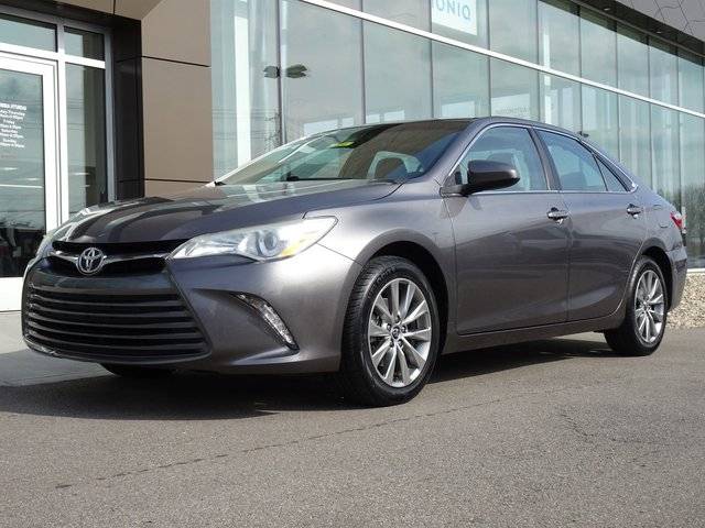 2016 Toyota Camry XLE FWD photo