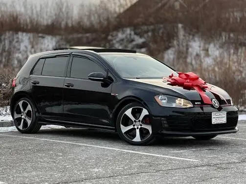 2016 Volkswagen Golf GTI SE FWD photo