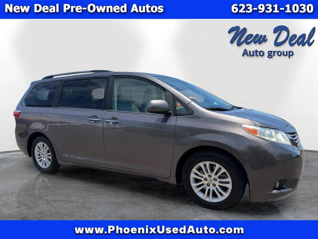 2015 Toyota Sienna XLE FWD photo
