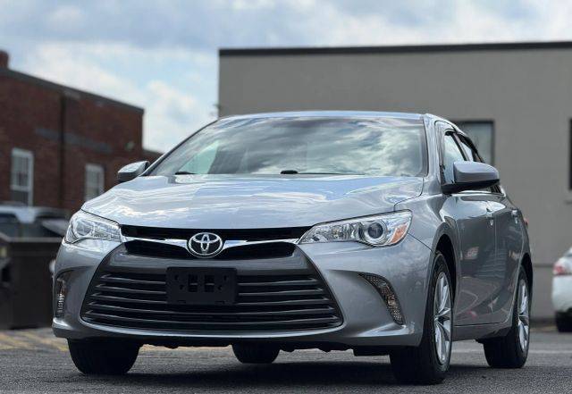 2016 Toyota Camry LE FWD photo