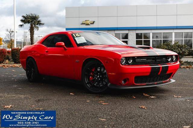 2016 Dodge Challenger SRT 392 RWD photo