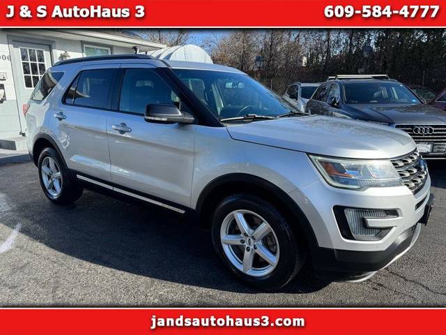 2016 Ford Explorer XLT 4WD photo