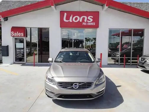 2016 Volvo S60 T5 Drive-E Platinum FWD photo
