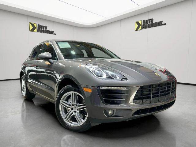 2016 Porsche Macan S AWD photo