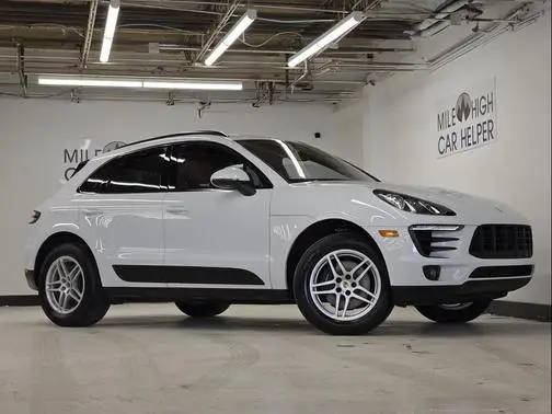 2016 Porsche Macan S AWD photo