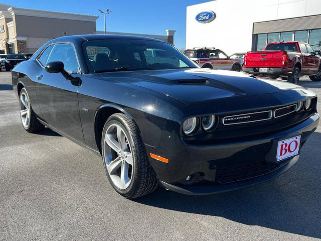 2016 Dodge Challenger R/T RWD photo