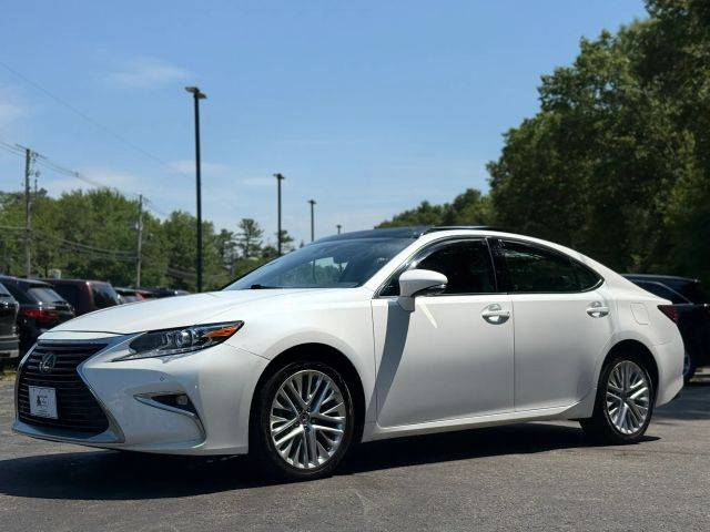 2016 Lexus ES  FWD photo