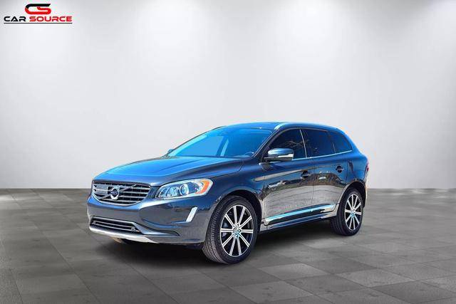 2016 Volvo XC60 T5 Drive-E Platinum FWD photo