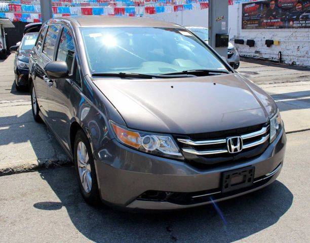 2016 Honda Odyssey SE FWD photo
