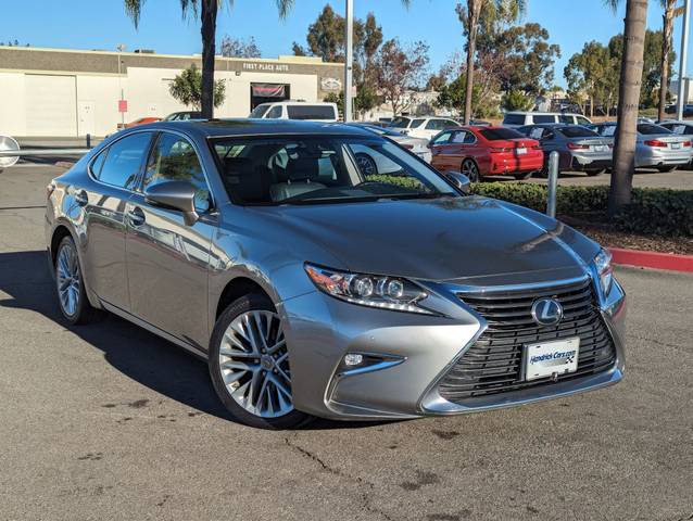 2016 Lexus ES  FWD photo