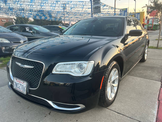 2015 Chrysler 300 Limited RWD photo
