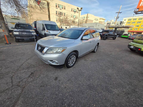 2015 Nissan Pathfinder SV 4WD photo