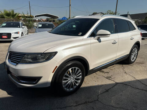 2016 Lincoln MKX Select FWD photo