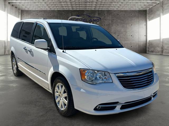 2016 Chrysler Town and Country Touring FWD photo
