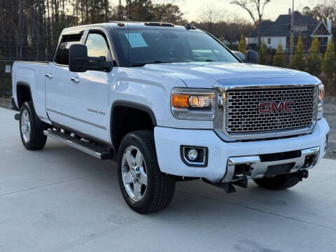 2015 GMC Sierra 2500HD Denali 4WD photo