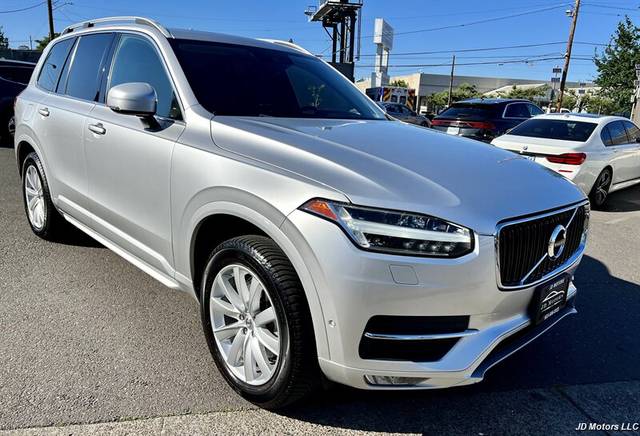 2016 Volvo XC90 T6 Momentum AWD photo