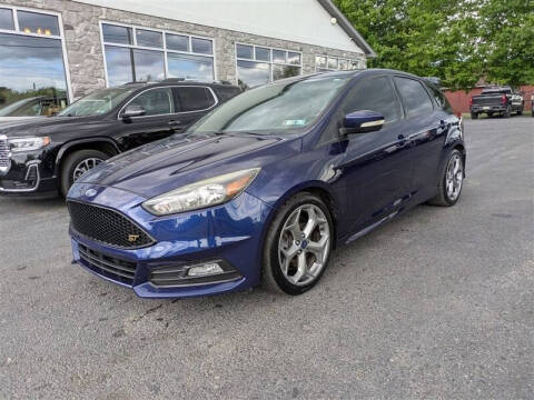 2016 Ford Focus ST FWD photo
