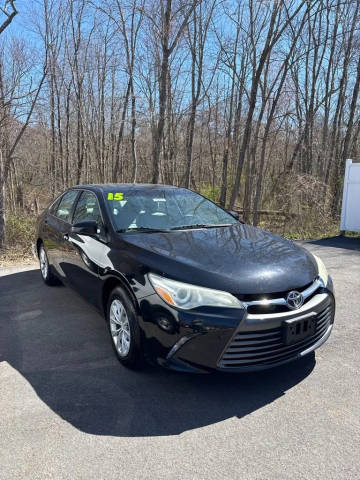 2015 Toyota Camry LE FWD photo