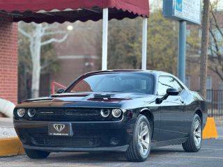 2016 Dodge Challenger SXT RWD photo