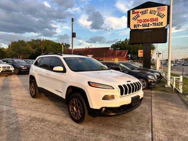 2016 Jeep Cherokee Altitude FWD photo