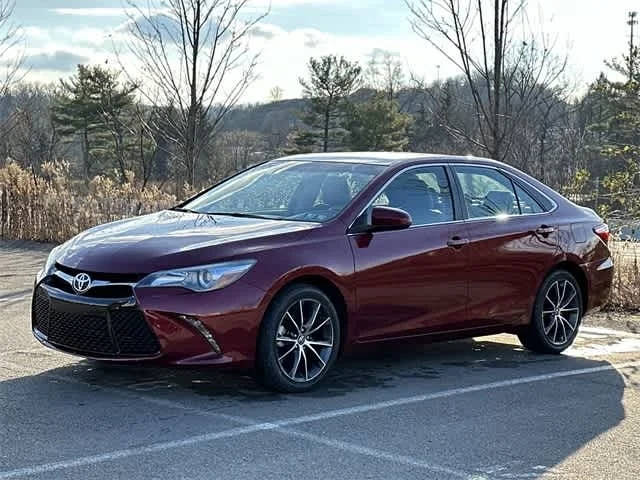 2016 Toyota Camry XSE FWD photo