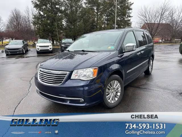 2016 Chrysler Town and Country Touring-L FWD photo