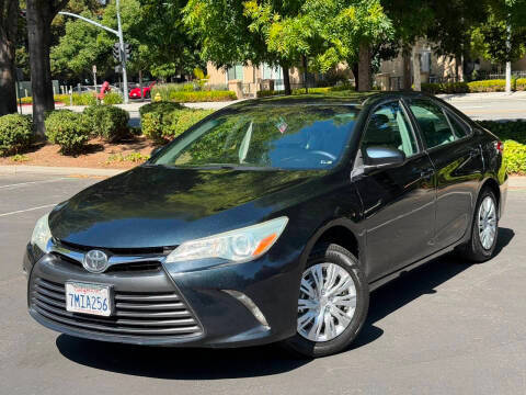 2015 Toyota Camry LE FWD photo