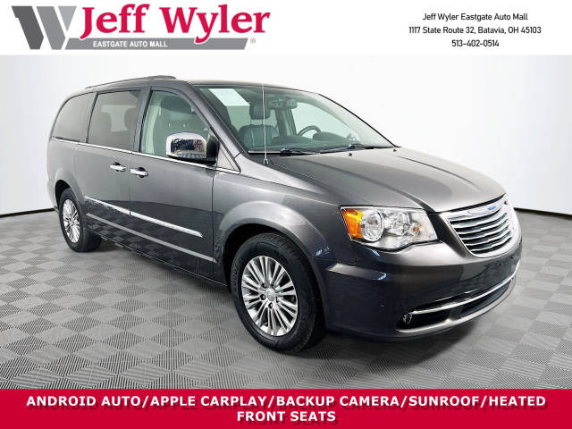 2016 Chrysler Town and Country Touring-L Anniversary Edition FWD photo