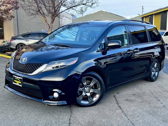 2015 Toyota Sienna SE FWD photo