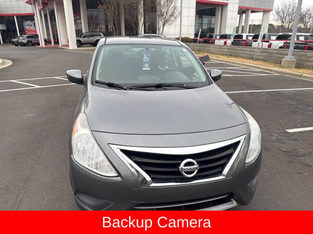 2016 Nissan Versa SV FWD photo
