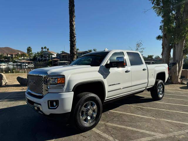 2015 GMC Sierra 2500HD Denali 4WD photo