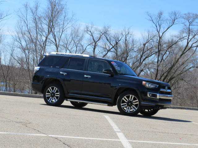 2016 Toyota 4Runner Limited 4WD photo