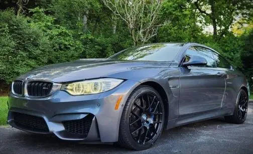 2015 BMW M4  RWD photo