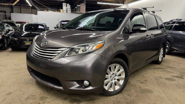 2015 Toyota Sienna Ltd Premium AWD photo