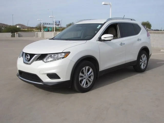 2016 Nissan Rogue SV FWD photo