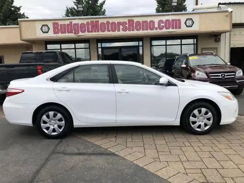 2016 Toyota Camry LE FWD photo