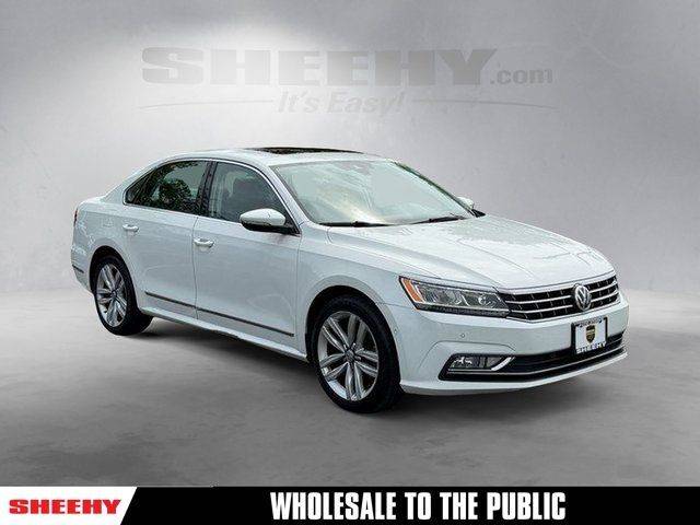 2016 Volkswagen Passat 3.6L V6 SEL Premium FWD photo