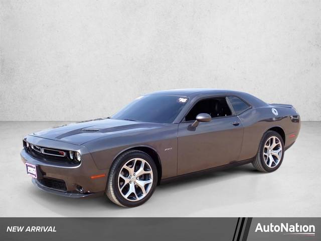 2016 Dodge Challenger R/T Plus RWD photo