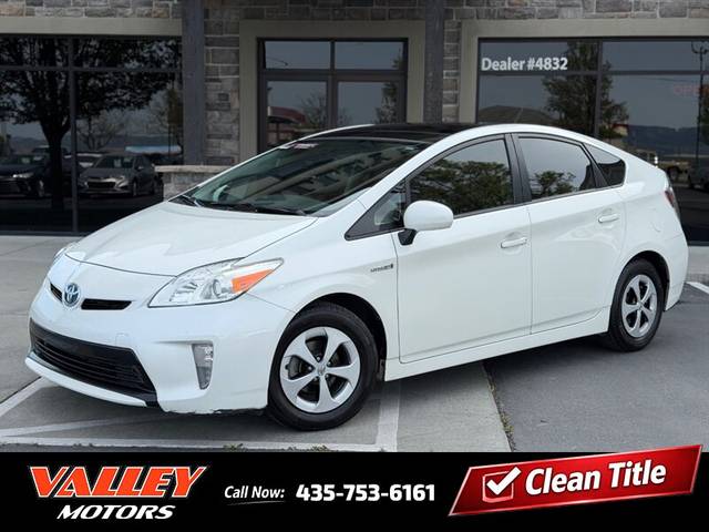 2015 Toyota Prius Three FWD photo