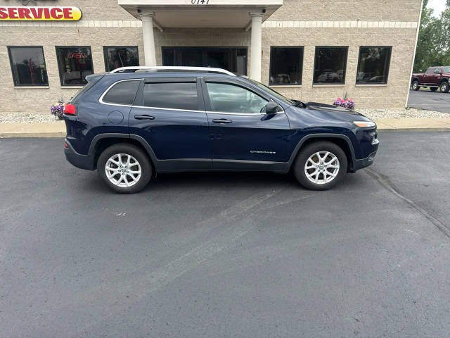 2016 Jeep Cherokee Latitude 4WD photo