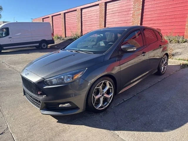 2016 Ford Focus ST FWD photo