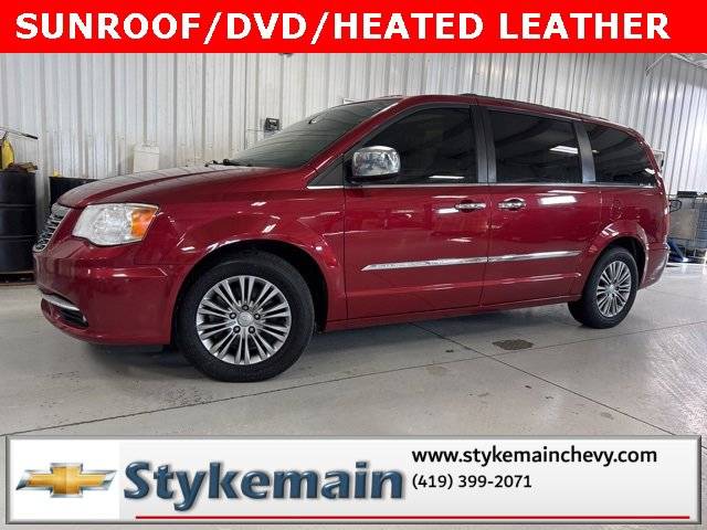 2016 Chrysler Town and Country Touring-L Anniversary Edition FWD photo