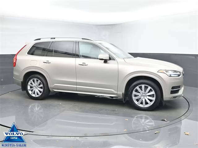 2016 Volvo XC90 T6 Momentum AWD photo