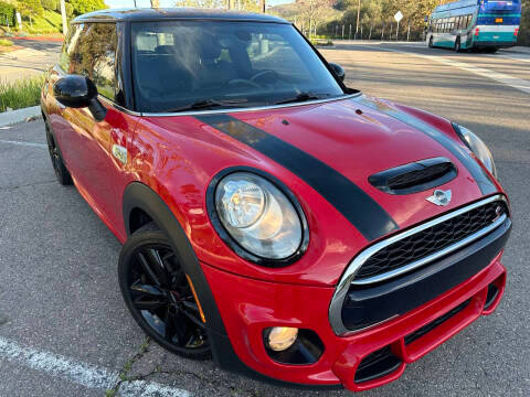 2016 MINI Hardtop 2 Door S FWD photo
