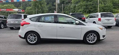 2016 Ford Focus SE FWD photo