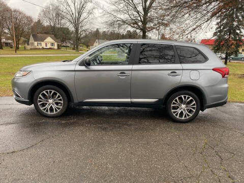 2016 Mitsubishi Outlander ES FWD photo