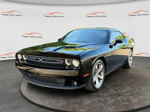 2016 Dodge Challenger R/T RWD photo