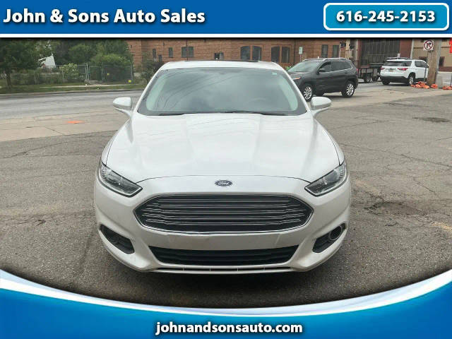 2016 Ford Fusion SE FWD photo