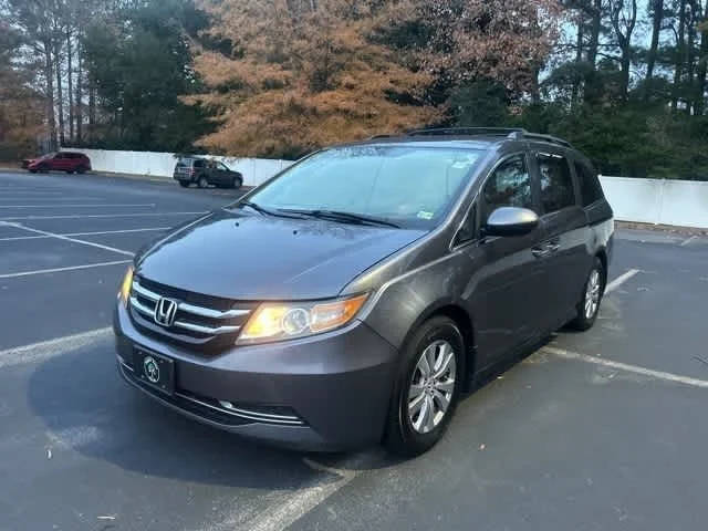 2016 Honda Odyssey SE FWD photo