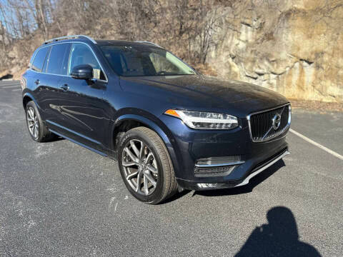 2016 Volvo XC90 T6 Momentum AWD photo